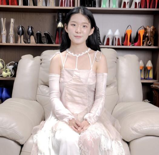 Sexy Asian Girls Feet – NO.034 小女生王瑶瑶展示她的性感的小脚丫